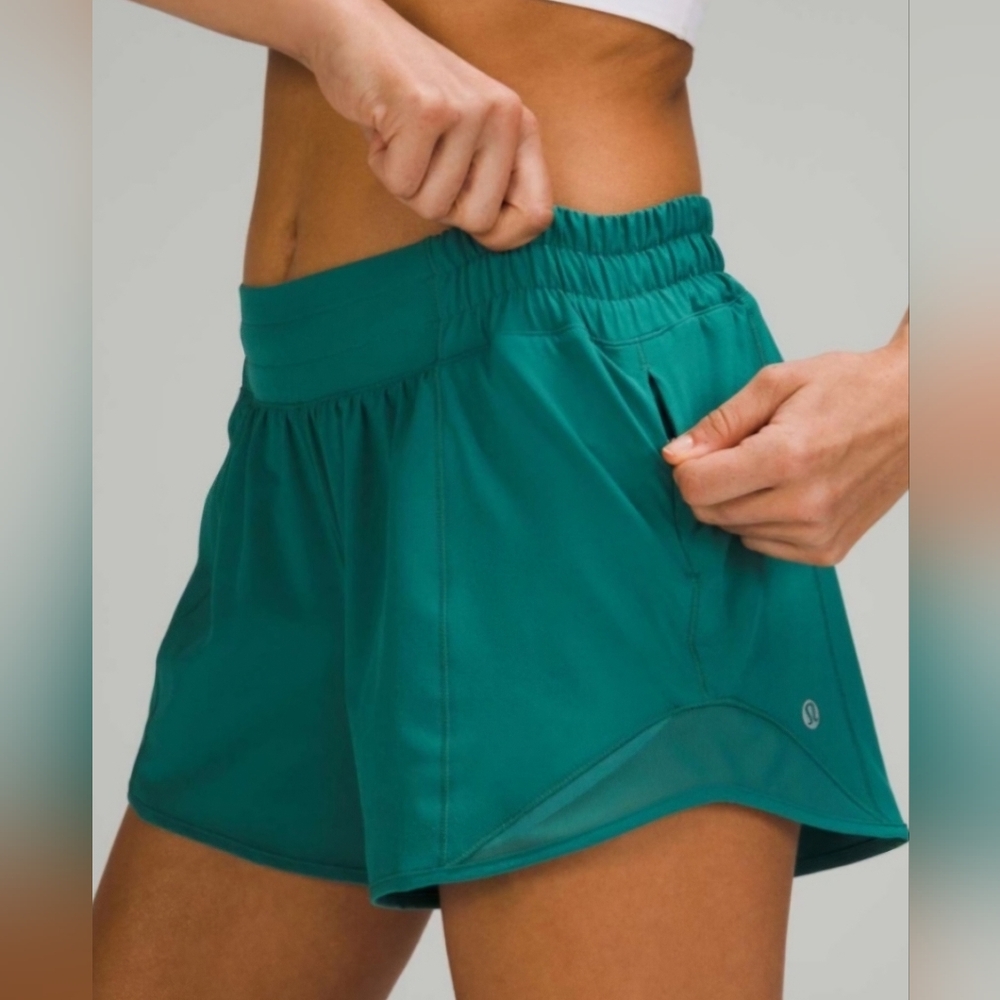 Lululemon hotty hot 4" shorts